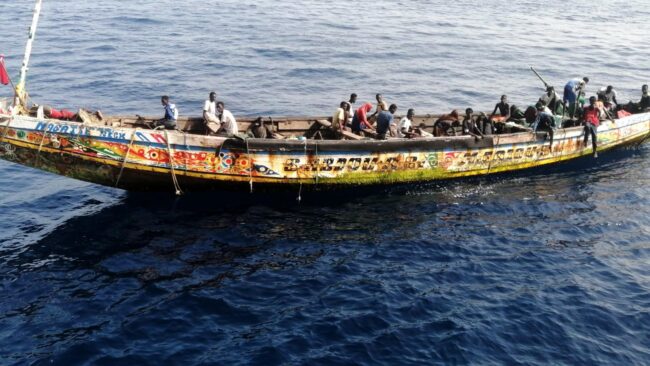 Detenidos los patrones de un cayuco tras la muerte de ocho migrantes en Canarias